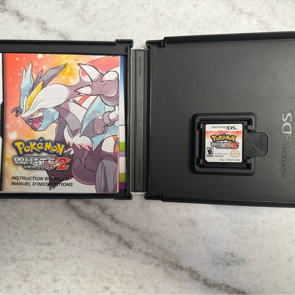 Pokémon White 2 Complete in Box - Picture 3 of 4